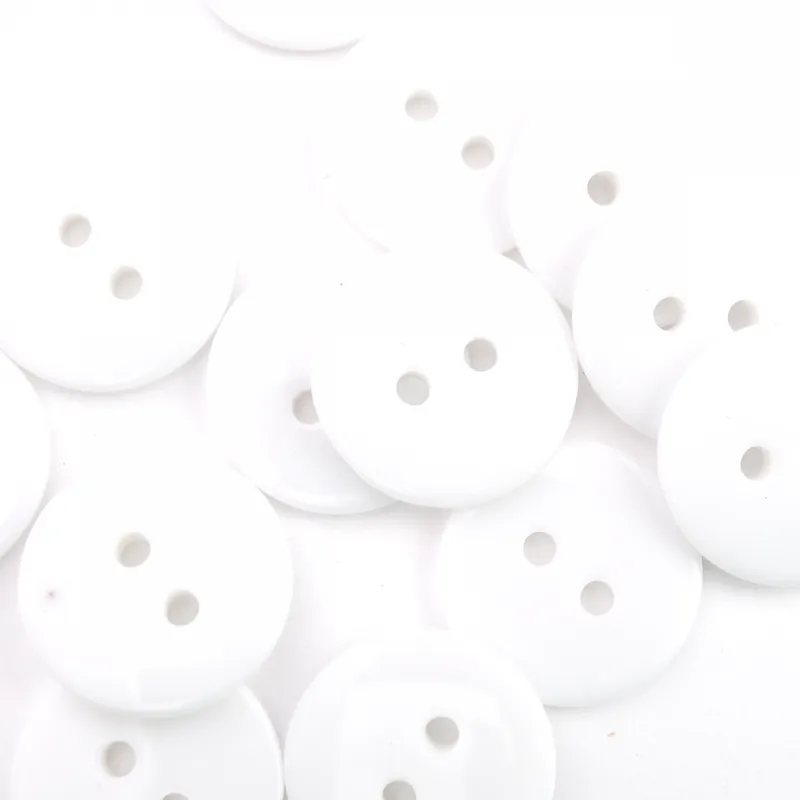 Basic Hvit - 18  mm Resin Knapp