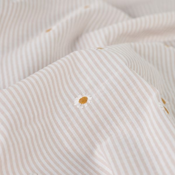 Daisy Stripe Sand - Seersucker Brodert Bomull