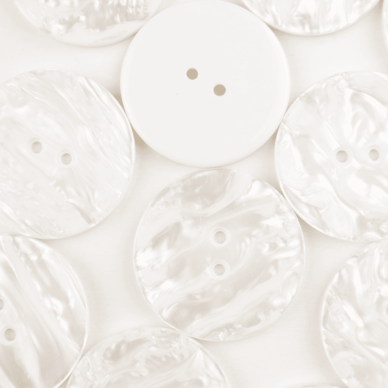 Fluid Hvit - 38 mm Plast Knapp