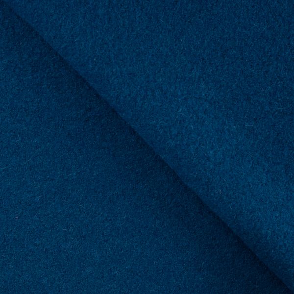 Petrolbl&aring; - Ull Boucle